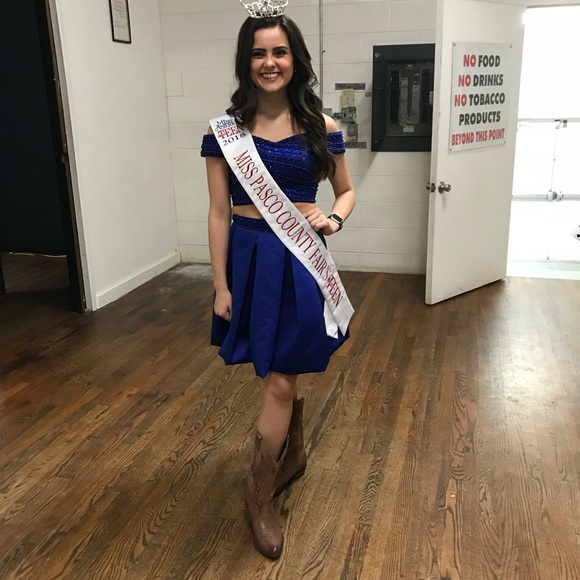 Homecoming/ cocktail dress. - Picture 3 of 8